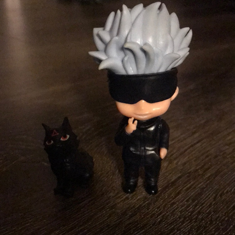 Jujutsu kaisen anime figure slightly used